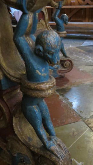 Detail am Tisch - Verzierung mit "Tlacuatchen"...