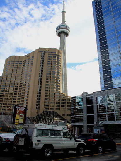 Geschafft... Leomobil ist an prominenter Lage geparkt...