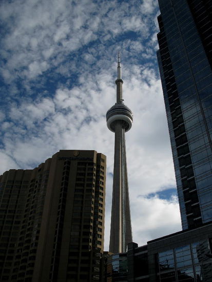 So ganz mag uns die Stadt nicht zu begeistern, da wir in Hongkong wesentlich kühnere Bauten gesehen hatten... oder sind wir schon reisemüde...?