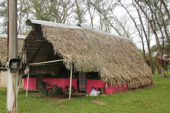 Eine von einer Familie bewohne Palapa...