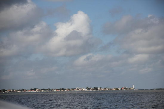 Langsam taucht auch Rio Lagartos wieder am Horzont auf...