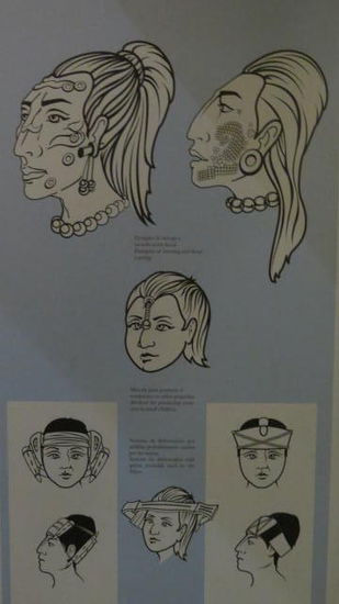 Wie damals schon dem Schönheitsideal gehuldigt wurde, wird hiermit sehr eindrücklich illustriert...