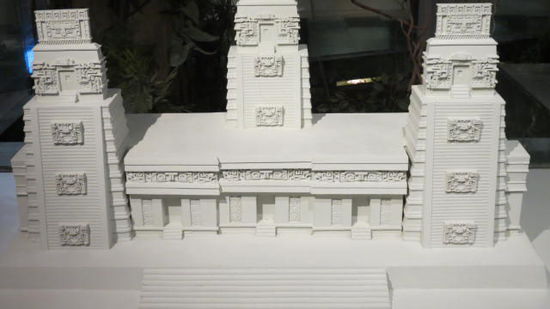 Eine Nachkonstruktion der Ruine Sayil im Modell...