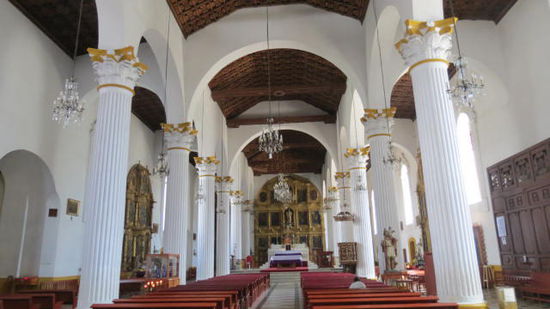 Im Inneren der Kirche...