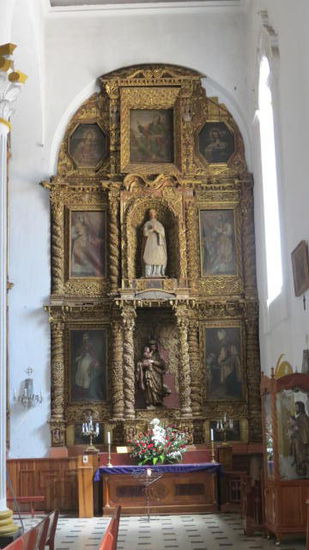 Ein Seitenaltar...
