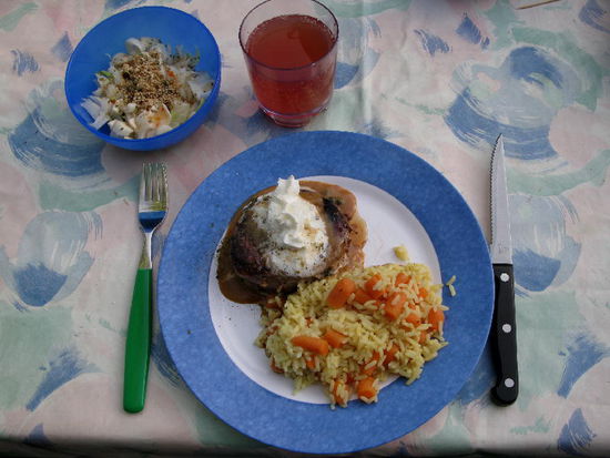 Ein herrliches Gericht, welches Kathrin aus der Camping-Küche gezaubert hat...; am andern Morgen wird zuerst gewaschen - um die Mittagszeit geht's zur Fähre in Tobermory...