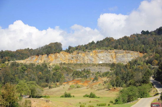 Um halb zehn geht es denn tatsächlich los - mit Reiseleiter Cesar und dem Chauffeur Raul, sowie weiteren Personen aus Kanada, USA und Italien, insgesamt 7 Personen...