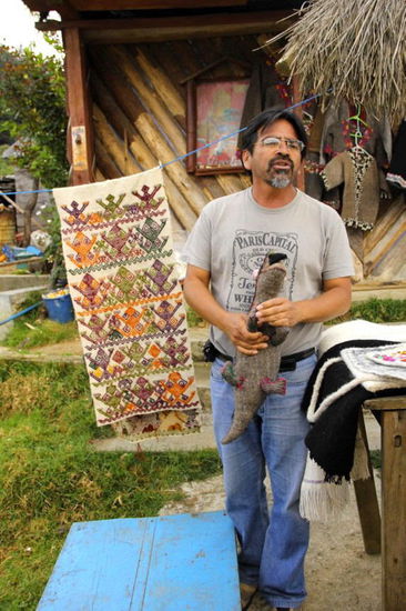 Unser Reiseleiter Cesar in voller Fahrt in seinen sehr guten Erklärungen...