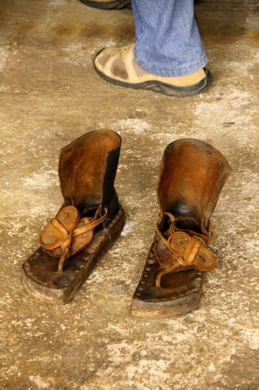 Selbst das passende Schuhwerk steht zur Verfügung...