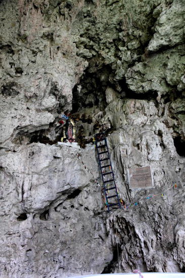 Darf in Mexico nicht fehlen - eine Kapelle oder Grotte der "Virjen de Guadalupe""...