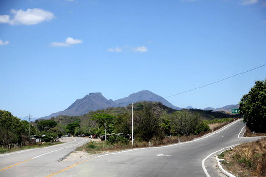 Wir durchfahren kleine Dörfer und Städtchen...