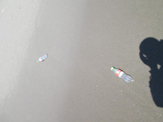 Leider ist auch hier der "Marktführer" mit seinen leeren Getränkeflaschen stark vertreten...; ob ein Pfand Abhilfe schaffen würde...?