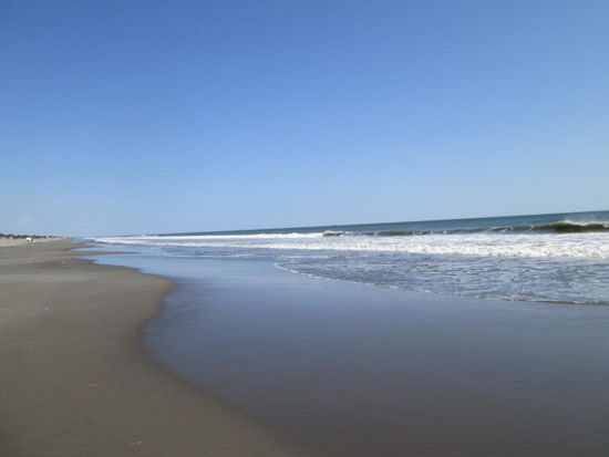 Der Strand ist trotzdem toll und die Zeit vergeht wie im Flug...! Das Kochen überlassen wir den Restaurants - uns bleibt die Zeit zum Geniessen...