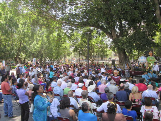 Eine willkommene Abwechslung für die Leute im Park...