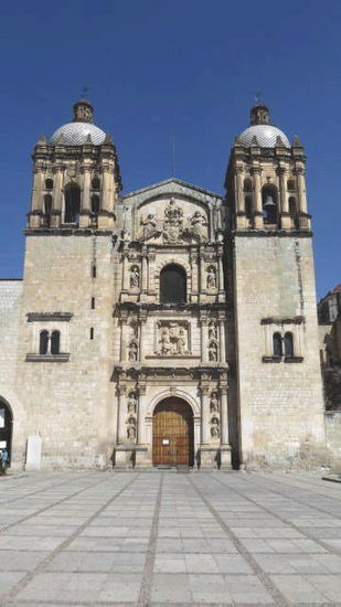 Kirche und ehemaliges Kloster Santo Domingo...
