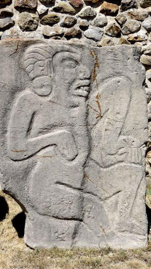 Die Danzantes sollen die Anführer besiegter Nachbarvöleker darstellen...