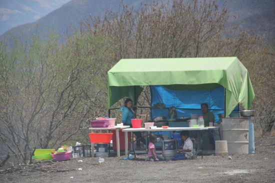 Und wo gearbeitet wird, fehlt auch die mobile Küche nicht...