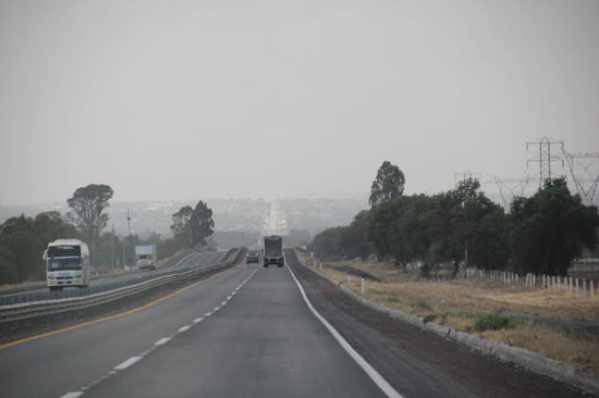 Wir fahren Richtung Puebla, sind aber immer noch auf 2300 m ü.M....