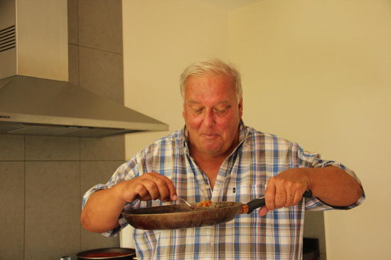 Der begeisterte Vorkoster...