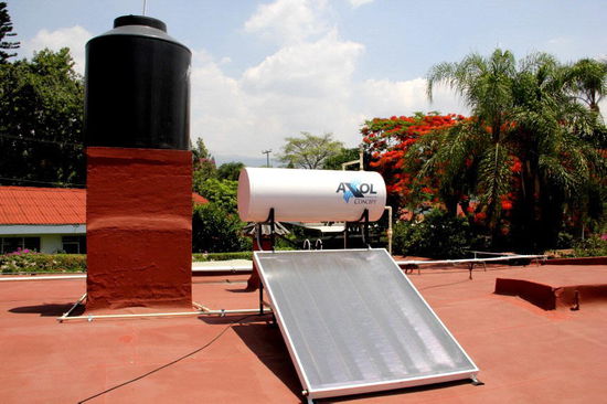 Und unsere neuste Errungenschaft - ab sofort produzieren wir unser Warmwasser mit Solarenergie...; Sonne ist ja hier in Mexico genügend vorhanden...!