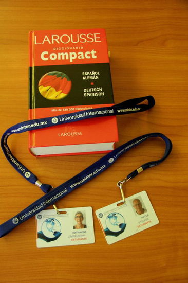 Und zu guter Letzt... - wir sind ab Anfang Mai "Studenten" an der Universidad Internacional hier in Cuernavaca und werden fleissig "Spanisch" lernen...! Wir haben uns entschieden, für 12 Wochen den Kurs zu belegen, allerdings mit Unterbrüchen, da der Unterricht recht streng sein wird - von morgens 8 bis nachmittags um 2, also 3 Stunden Grammatik und 3 Stunden Konversation...! Das erhellt hoffentlich unsere grauen Hirnzellen...