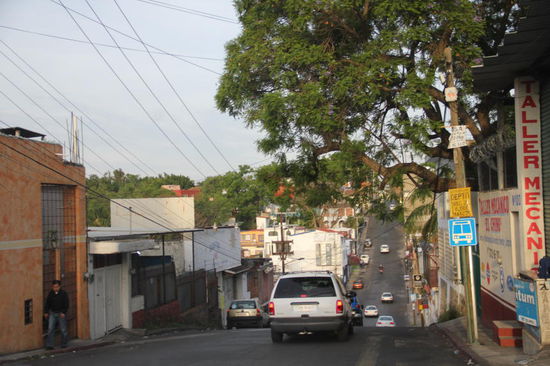 Und hoppala, gleich geht's wieder runter...