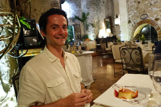 Marc geniesst sein Geburtagsessen in der Hacienda de Cortés...