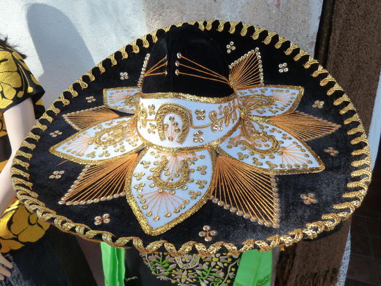 Mexico - olé! Wunderbar dekorierter Sombrero...