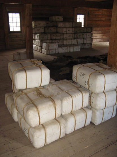 Die Lager, bevor sie verschifft wurden...