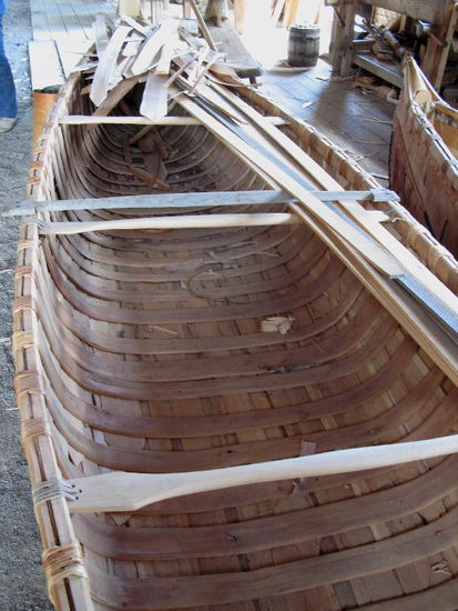 Die Verstärkungen und Verstrebungen sind aus Lärchenholz...