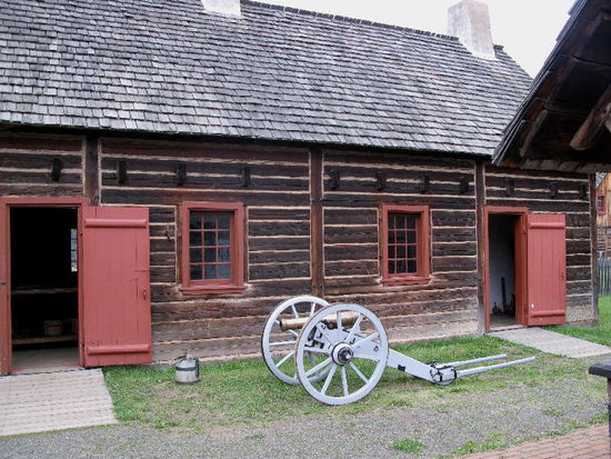 Es gab die unterschiedlichsten Handwerker, wie Wagner, Zimmermann, Schreiner, Büchsenmacher etc. ...