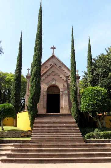Die Gedächtniskapelle an Kaiser Maximilian...
