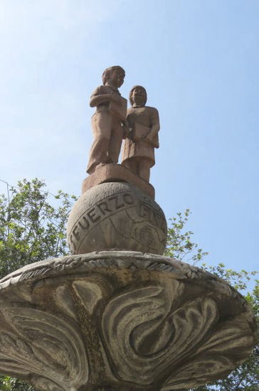 Der Park mit hübschen Brunnen...