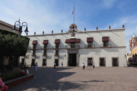 Der Palacio de Gobierno...