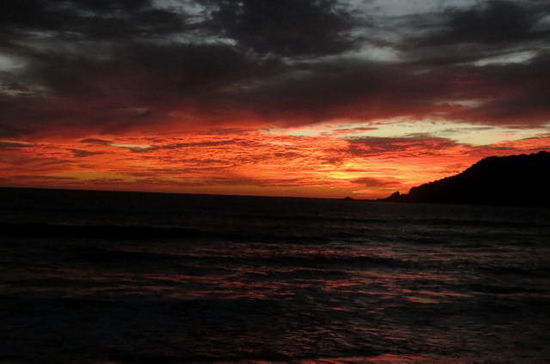 Ein Wahnsinns Natur-Schau-Spektakel - dieser Sonnenuntergang über dem
Pazifik...