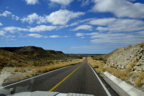 Wiederum schnurgerade Strassen...