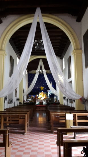 Ein Blick in die Kirche...
Mehr über Loreto sh. Loreto 2012...