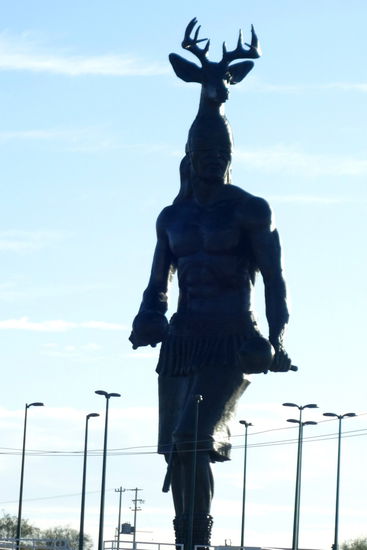 Diese Figur kennen wir aus dem Balet Folclorico in Mexico City... - ein Symbol der indigenen Bevölkerung...