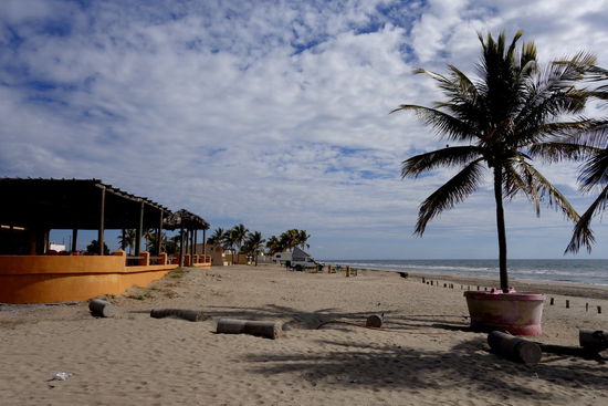 Fast etwas einsam stehen wir am Strand...