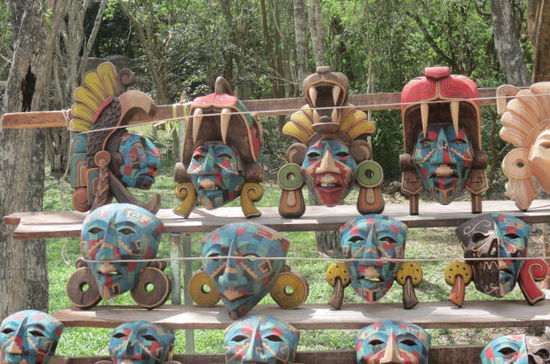 An einem so herrlichen Tag dürfen die vielen Händler nicht fehlen. Zudem sind die Osterferien im Gange, da ist halb Mexico auf den Beinen!