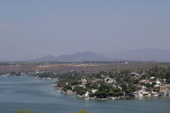 Wir umrunden den See und machen diverse Fotostopps!