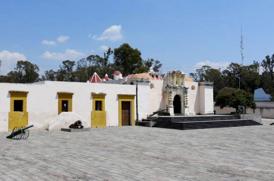 Beim "Fort de Loreto" steigen wir aus und besichtigen die Festung. Hier fand am 5. Mai 1862 eine Schlacht zwischen Franzosen und Mexikanern statt.