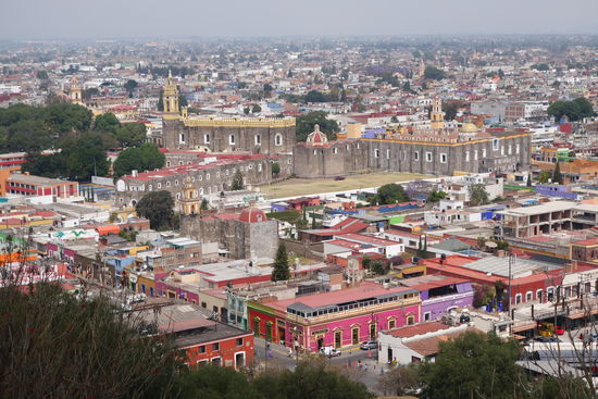 Neben der Kirche - Nueva Señora de los Remedios - hat man einen fantastischen Ausblick über die Stadt Cholula!