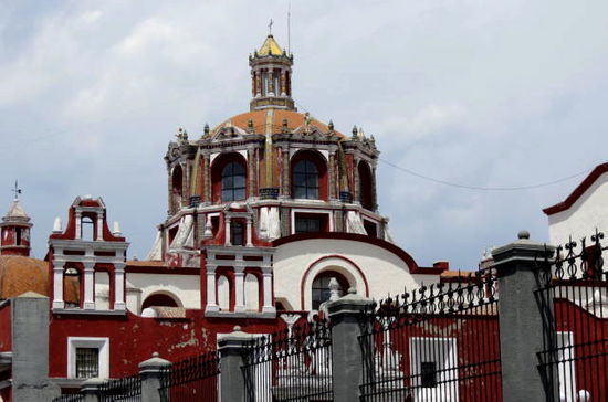 Wieder in der Stadt drinnen... - ein letzter Rundgang durch die Altstadt, eine stärkende Mahlzeit und im Verlaufe des Nachmittags geht es per Bus zurück nach Cuernavaca. Puebla ist ein absolutes Muss auf einer Mexico-Reise...