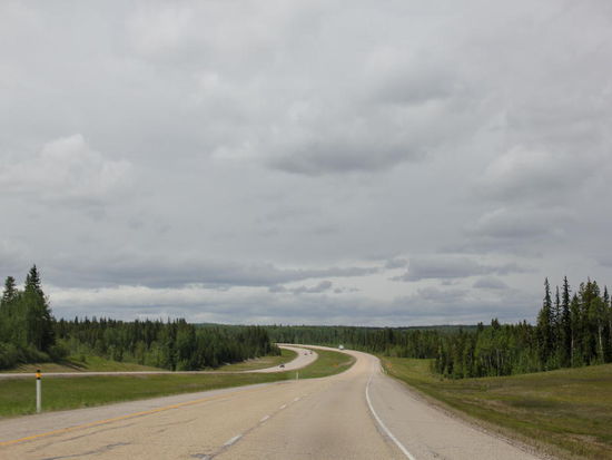 Und wieder sind wir in den Weiten Kanadas; im westlichen Teil sind einige hundert km pro Tag keine Seltenheit...; zum Vergleich: die Schweiz hätte 257 mal Platz in Kanada...