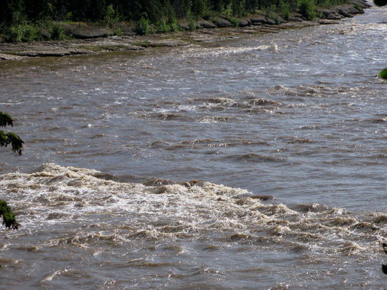 Hier noch der ruhige Fluss...