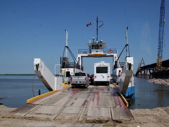 ...und haben Glück, der letzte Platz auf der Fähre ist noch frei...