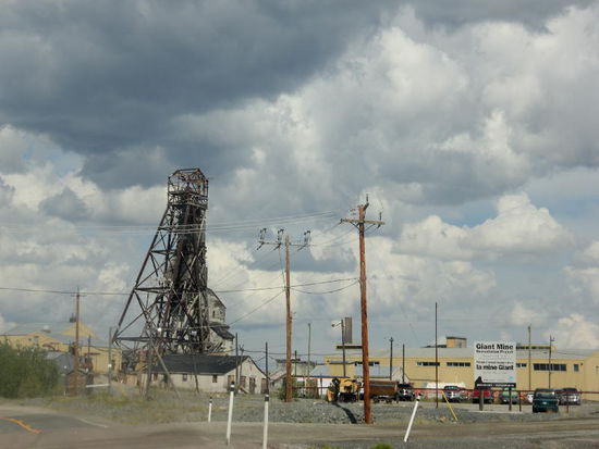 Davon lebte und lebt die Region, Minen...; früher eher Gold - heute Diamantminen...