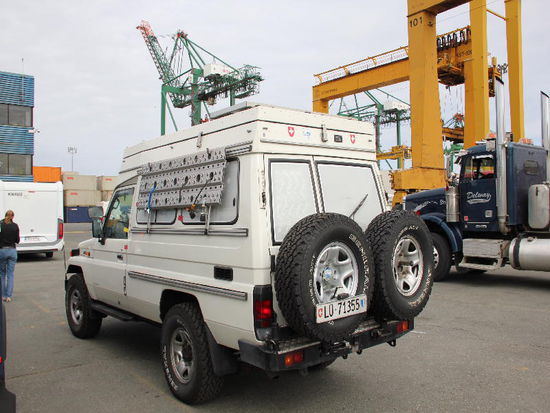 Rechts wär noch was Grösseres zu haben...