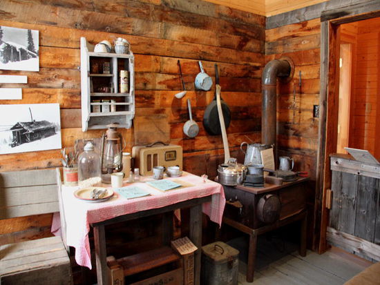 Eine Nachbildung einer Silbergräberbehausung...